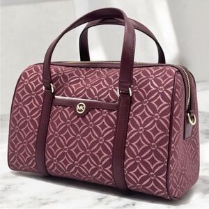 MICHAEL KORS MEDIUM DUFFLE SATCHEL
CROSSBODY BAG